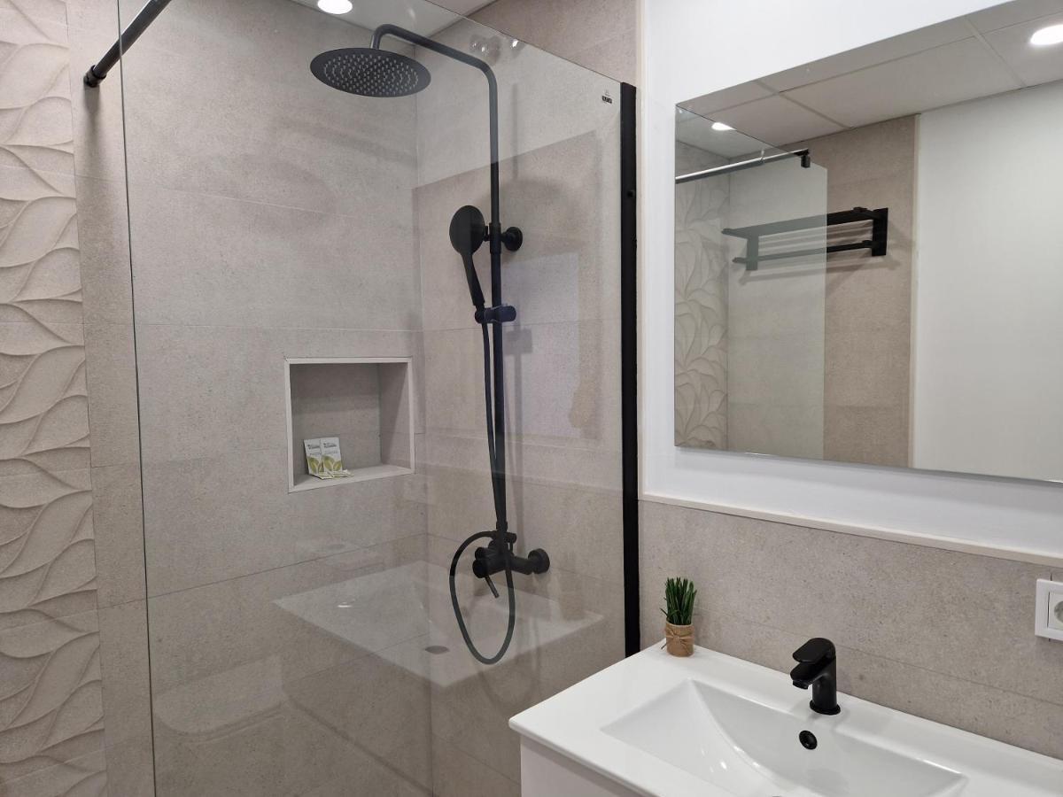 Pavone Apartments Малага Экстерьер фото